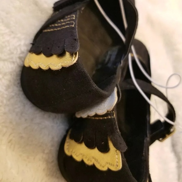 Toddlers Shoes Size 7 - Picture 5 of 5